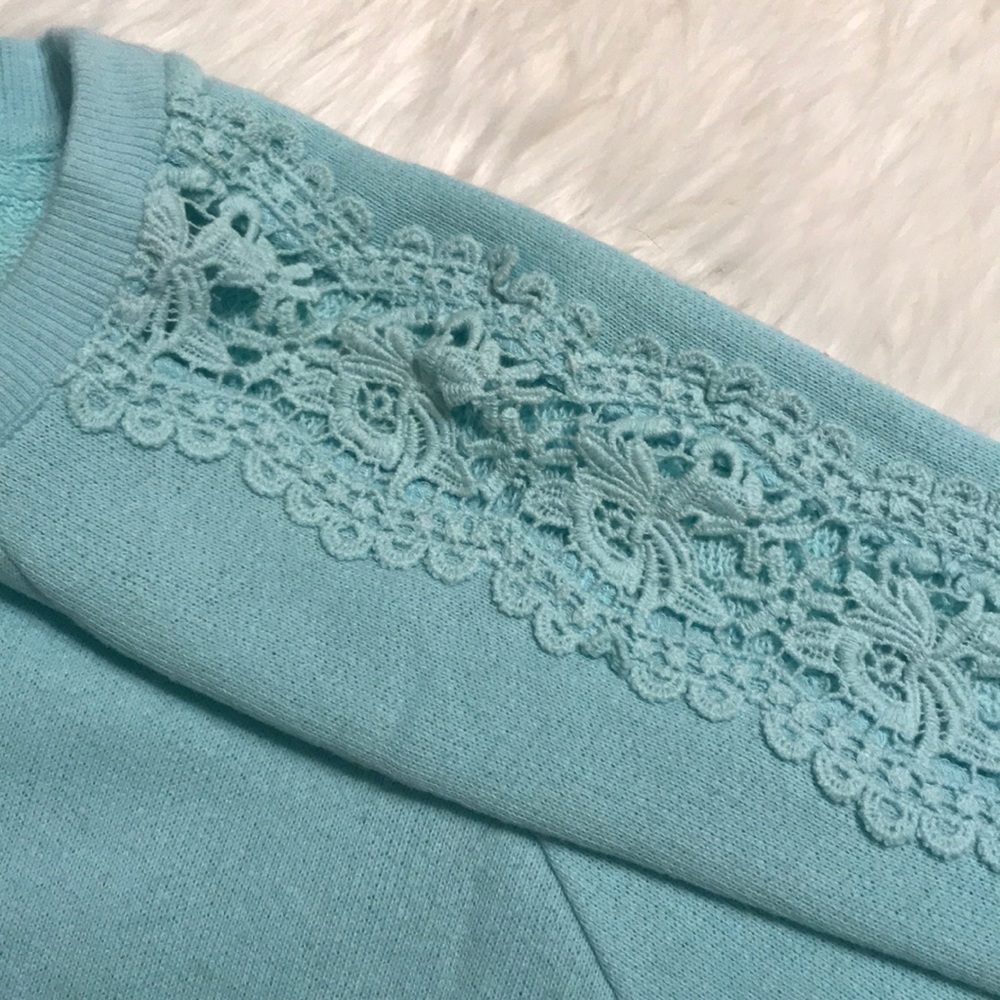 Forever 21 eyelet lace sleeve sweatshirt - Picture 3 of 6